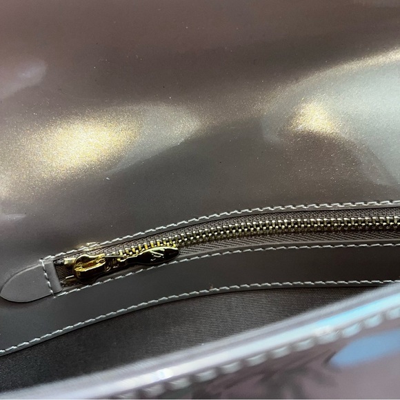 Louis Vuitton Patent Sobe Clutch Gold - Picture 10 of 14